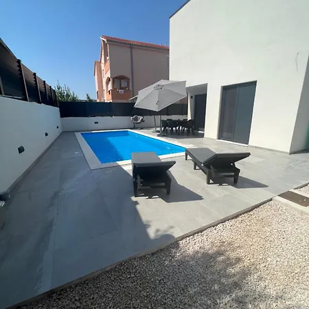 Doli Pool *